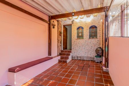 Casa à venda com 109m², 4 quartos e 1 vagaGaragem