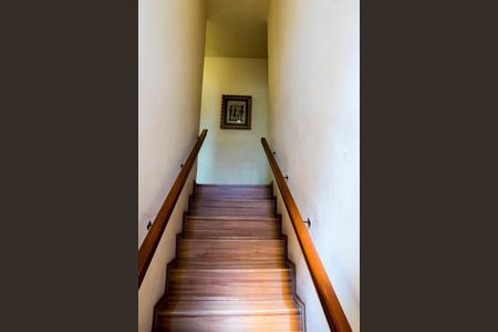 Casa à venda com 163m², 3 quartos e 5 vagasEscada