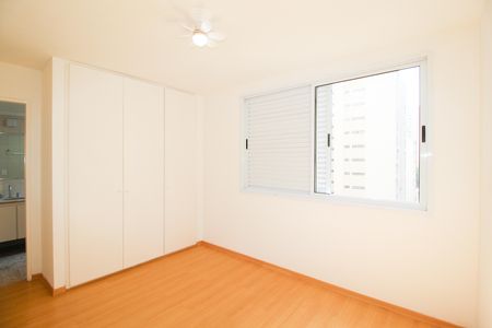 Apartamento à venda com 102m², 3 quartos e 1 vaga Apartamento à venda com 102m², 3 quartos e 1 vagaSuíte