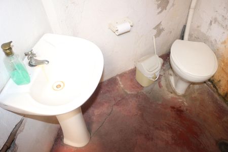 Casa à venda com 279m², 4 quartos e 6 vagasBanheiro 2