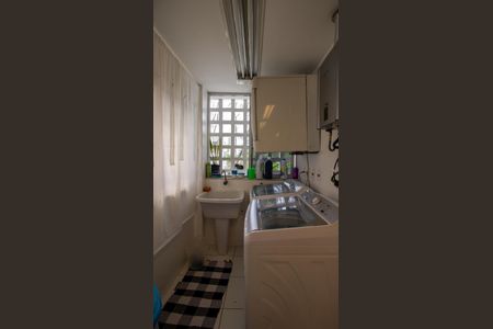 Apartamento à venda com 205m², 4 quartos e 3 vagasCozinha e Área de Serviço