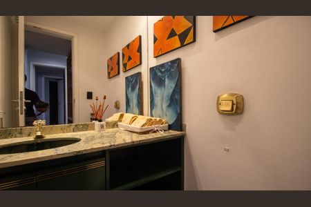 Apartamento à venda com 205m², 4 quartos e 3 vagasLavabo