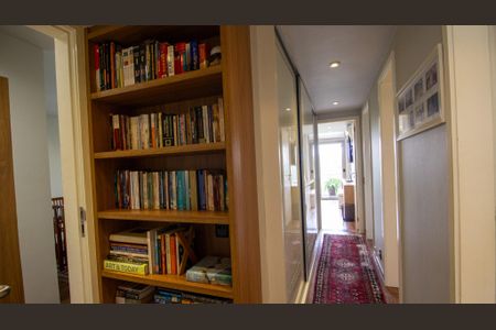 Apartamento à venda com 205m², 4 quartos e 3 vagasCorredor