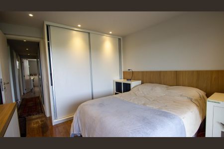 Apartamento à venda com 205m², 4 quartos e 3 vagasQuarto 1