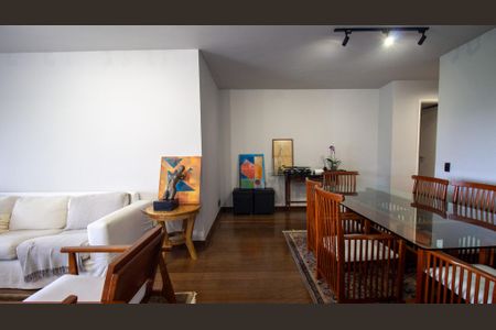 Apartamento à venda com 205m², 4 quartos e 3 vagasSala