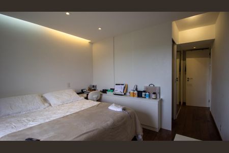 Apartamento à venda com 205m², 4 quartos e 3 vagasSuíte 1