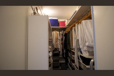 Apartamento à venda com 205m², 4 quartos e 3 vagasCloset da Suíte 1