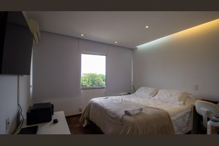 Apartamento à venda com 205m², 4 quartos e 3 vagasSuíte 1