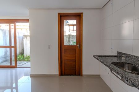 Casa à venda com 179m², 3 quartos e 2 vagasCozinha e Área de Serviço