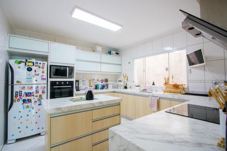 Casa à venda com 243m², 3 quartos e 5 vagasCozinha