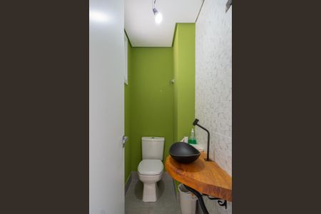 Casa de condomínio à venda com 154m², 3 quartos e 3 vagasLavabo