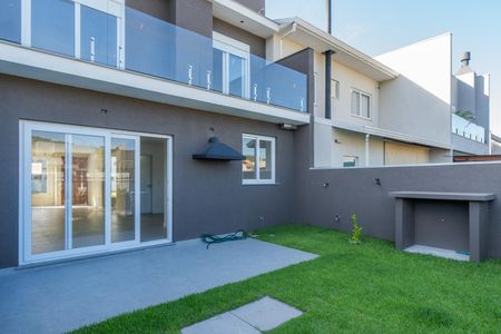 Casa de condomínio à venda com 154m², 3 quartos e 3 vagasQuintal