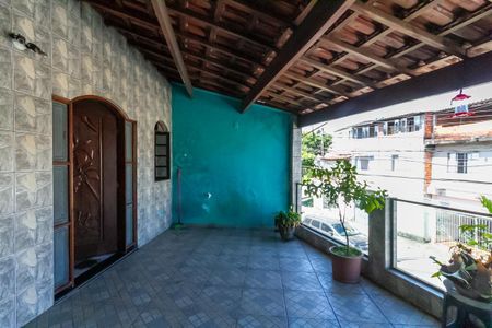 Casa à venda com 236m², 4 quartos e 2 vagasVaranda Casa 2