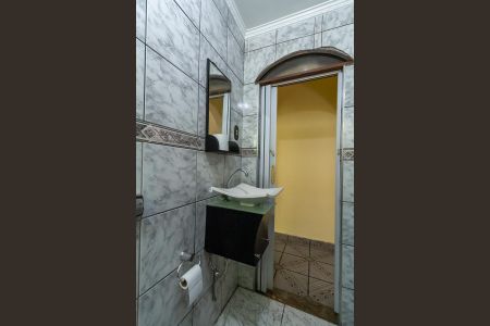 Casa à venda com 236m², 4 quartos e 2 vagasBanheiro 2