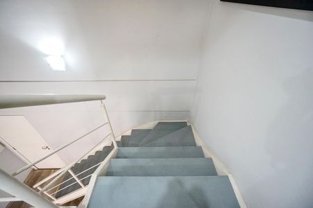 Apartamento à venda com 70m², 1 quarto e 2 vagasEscada