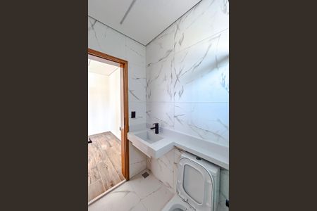 Casa à venda com 160m², 3 quartos e 5 vagasBanheiro da Suíte 1