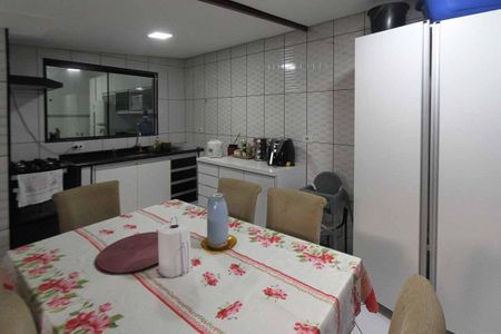 Casa para alugar com 100m², 3 quartos e 3 vagasCozinha
