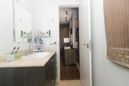Apartamento à venda com 142m², 3 quartos e 3 vagas Apartamento à venda com 142m², 3 quartos e 3 vagasBanheiro 2