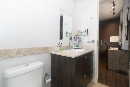 Apartamento à venda com 142m², 3 quartos e 3 vagas Apartamento à venda com 142m², 3 quartos e 3 vagasBanheiro 2