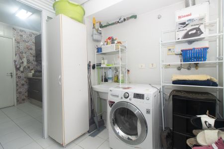 Apartamento à venda com 142m², 3 quartos e 3 vagas Apartamento à venda com 142m², 3 quartos e 3 vagasLavanderia