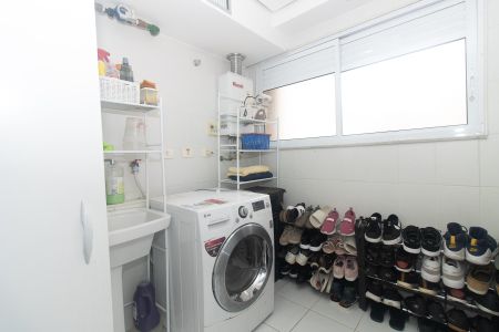 Apartamento à venda com 142m², 3 quartos e 3 vagas Apartamento à venda com 142m², 3 quartos e 3 vagasLavanderia