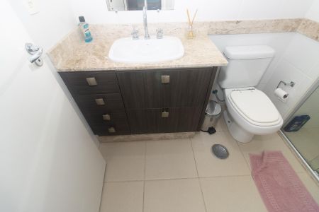 Apartamento à venda com 142m², 3 quartos e 3 vagas Apartamento à venda com 142m², 3 quartos e 3 vagasBanheiro 1