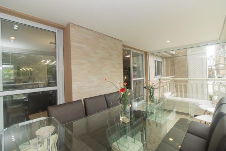 Apartamento à venda com 142m², 3 quartos e 3 vagas Apartamento à venda com 142m², 3 quartos e 3 vagasVaranda da Sala