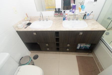 Apartamento à venda com 142m², 3 quartos e 3 vagas Apartamento à venda com 142m², 3 quartos e 3 vagasBanheiro 3