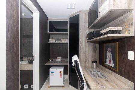 Apartamento à venda com 142m², 3 quartos e 3 vagas Apartamento à venda com 142m², 3 quartos e 3 vagasEscritório