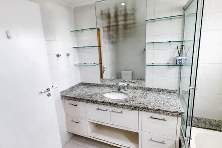 Apartamento para alugar com 145m², 4 quartos e 3 vagas Apartamento para alugar com 145m², 4 quartos e 3 vagasBanheiro