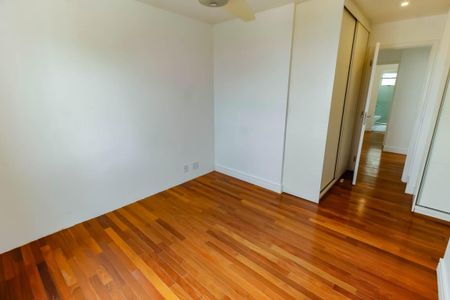 Apartamento para alugar com 145m², 4 quartos e 3 vagas Apartamento para alugar com 145m², 4 quartos e 3 vagasQuarto 4