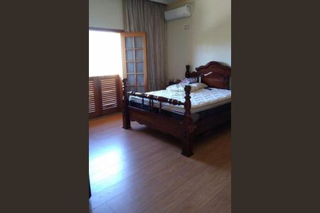 Casa à venda com 214m², 4 quartos e 3 vagas