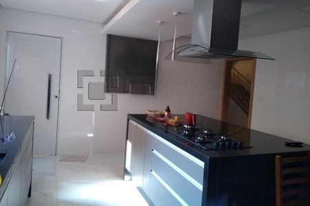 Casa à venda com 214m², 4 quartos e 3 vagas