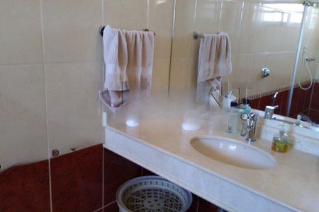 Casa à venda com 214m², 4 quartos e 3 vagas