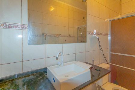 Casa à venda com 300m², 6 quartos e 1 vaga Casa à venda com 300m², 6 quartos e 1 vagaBanheiro