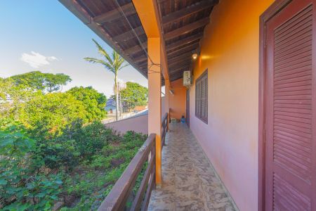 Casa à venda com 300m², 6 quartos e 1 vaga Casa à venda com 300m², 6 quartos e 1 vagaSacada da parte superior da casa