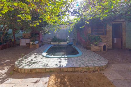 Casa à venda com 300m², 6 quartos e 1 vaga Casa à venda com 300m², 6 quartos e 1 vagaPiscina