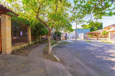 Casa à venda com 300m², 6 quartos e 1 vaga Casa à venda com 300m², 6 quartos e 1 vagaVista da Rua