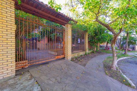 Casa à venda com 300m², 6 quartos e 1 vaga Casa à venda com 300m², 6 quartos e 1 vagaFachada/Vista da Rua