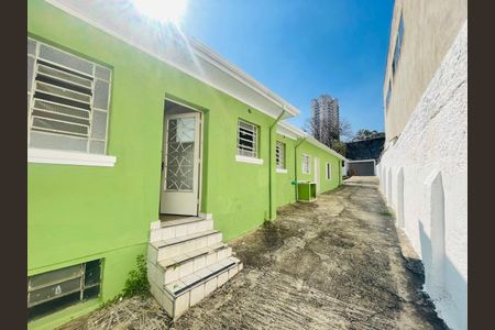 Casa à venda com 110m², 2 quartos e 10 vagas