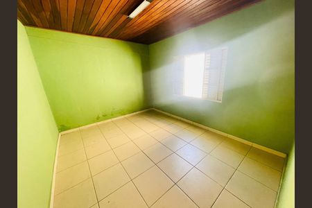 Casa à venda com 110m², 2 quartos e 10 vagas