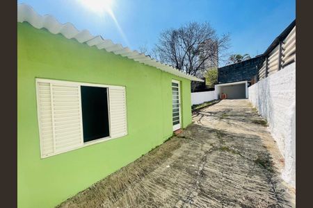 Casa à venda com 110m², 2 quartos e 10 vagas