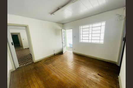 Casa à venda com 110m², 2 quartos e 10 vagas