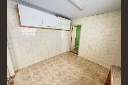 Casa à venda com 110m², 2 quartos e 10 vagas