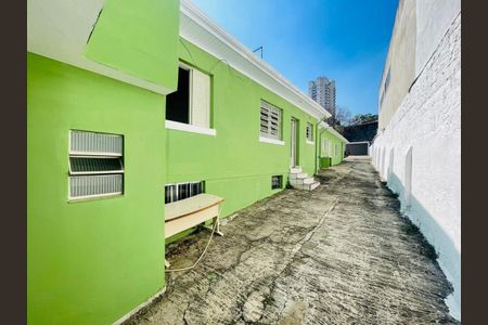 Casa à venda com 110m², 2 quartos e 10 vagas