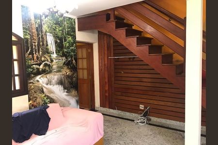 Casa à venda com 131m², 3 quartos e sem vaga