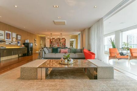 Apartamento à venda com 271m², 4 quartos e 4 vagas