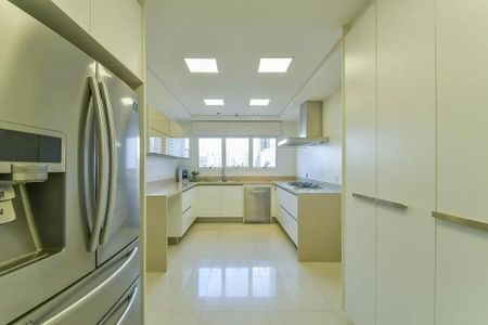 Apartamento à venda com 271m², 4 quartos e 4 vagas