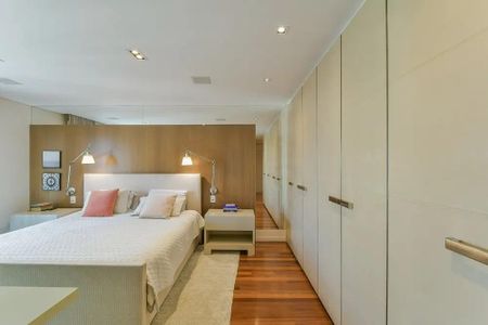 Apartamento à venda com 271m², 4 quartos e 4 vagas