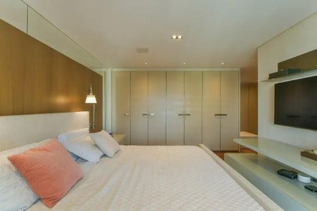 Apartamento à venda com 271m², 4 quartos e 4 vagas